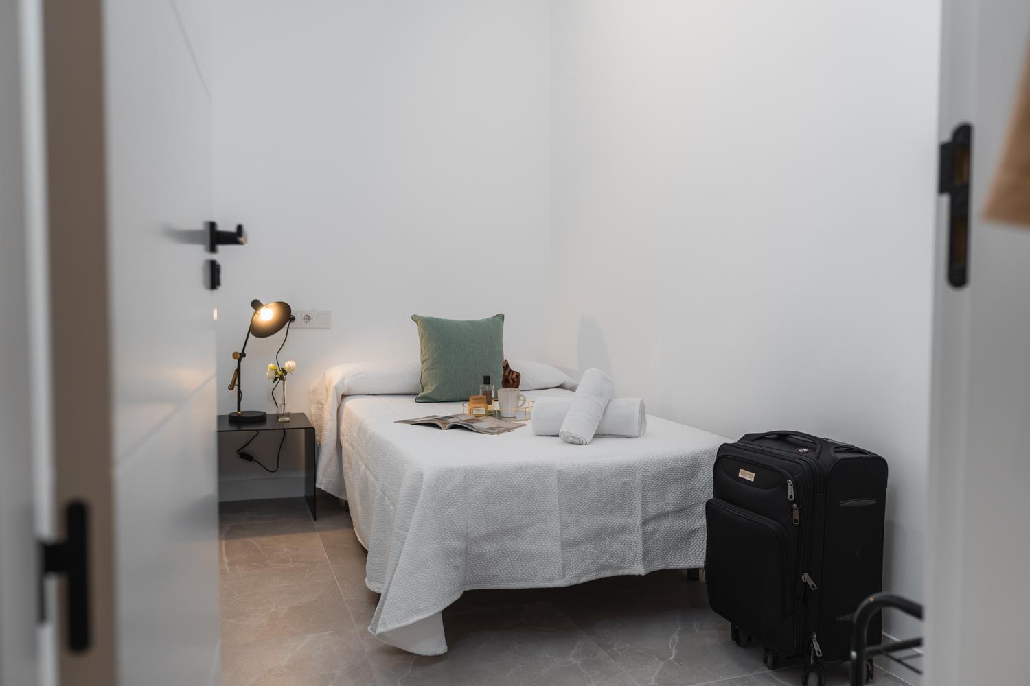 Tuguest Buensuceso Apartment Granada Bagian luar foto